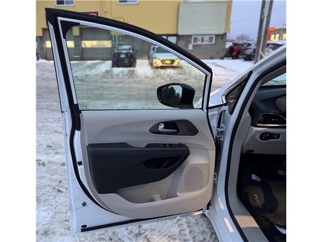 2024 Chrysler Grand Caravan SXT (Stk: 251564) in North Bay - Image 29 of 46