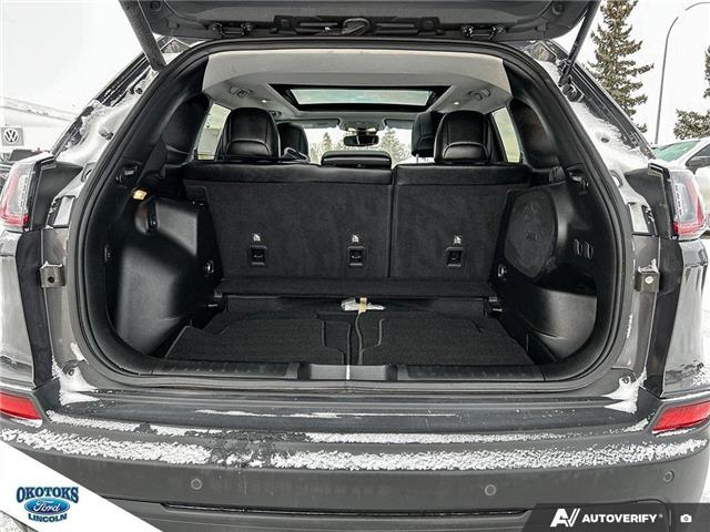 2023 Jeep Cherokee Altitude (Stk: T-578B) in Okotoks - Image 10 of 23