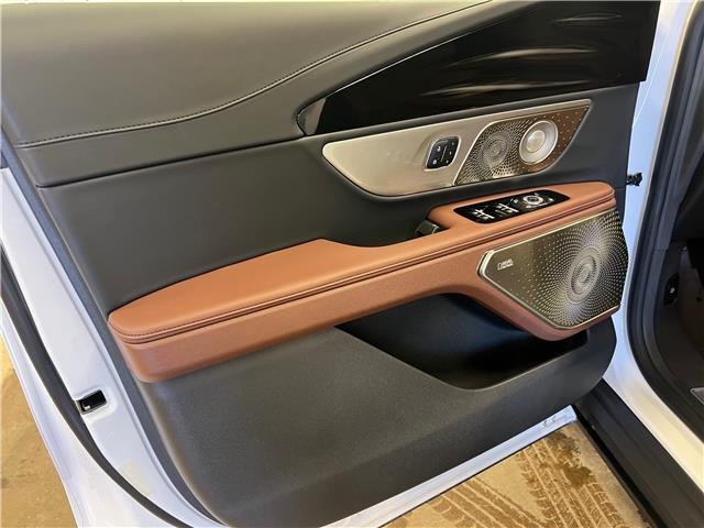 2026 Lincoln Nautilus Reserve (Stk: 25NT42) in St.Paul - Image 3 of 10