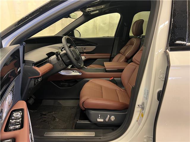 2026 Lincoln Nautilus Reserve (Stk: 25NT42) in St.Paul - Image 4 of 10