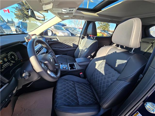 2025 Mitsubishi Outlander PHEV SEL (Stk: 8936) in Calgary - Image 16 of 24