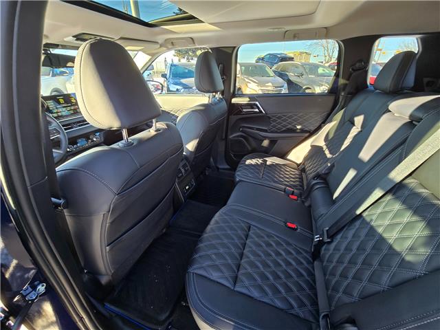 2025 Mitsubishi Outlander PHEV SEL (Stk: 8936) in Calgary - Image 17 of 24