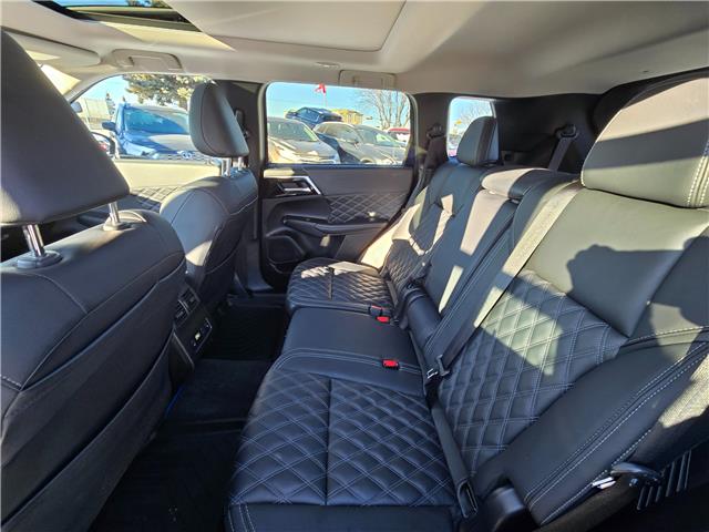 2025 Mitsubishi Outlander PHEV SEL (Stk: 8936) in Calgary - Image 18 of 24