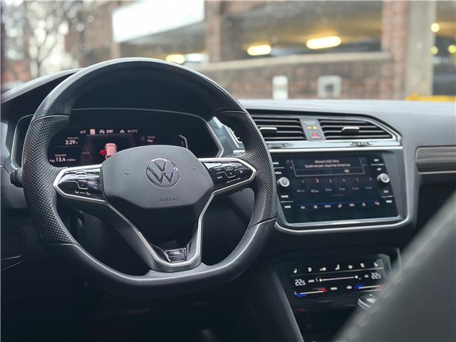 2024 Volkswagen Tiguan Highline R-Line (Stk: 433U) in Toronto - Image 12 of 21