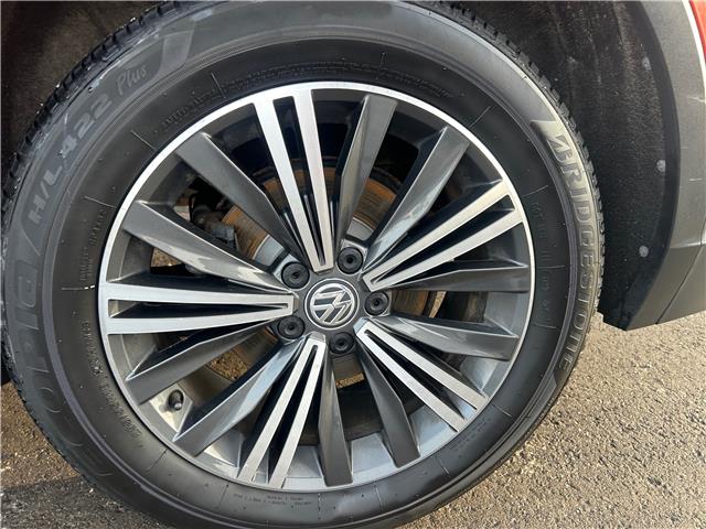 2018 Volkswagen Tiguan Highline (Stk: 13207B) in Peterborough - Image 6 of 23