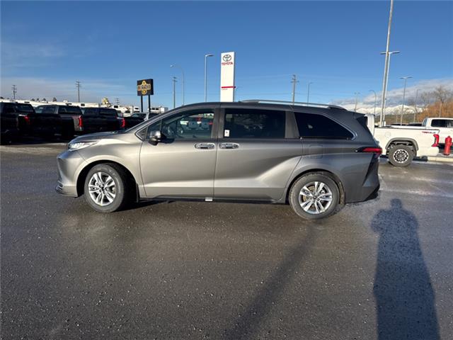 2026 Toyota Sienna Limited 7-Passenger (Stk: S231201) in Cranbrook - Image 2 of 22