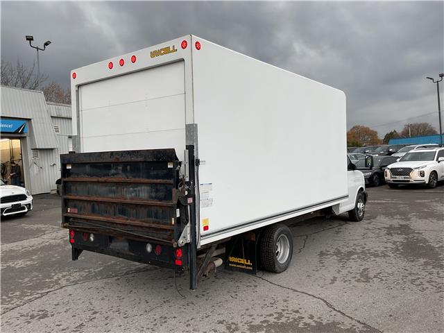 2017 GMC Savana Cutaway 3500 1WT (Stk: 251574) in Ottawa - Image 3 of 24