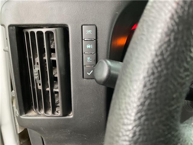 2017 GMC Savana Cutaway 3500 1WT (Stk: 251574) in Ottawa - Image 15 of 24