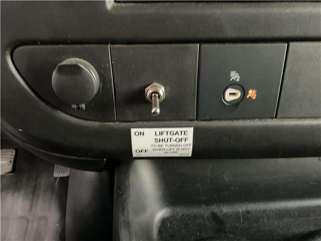 2017 GMC Savana Cutaway 3500 1WT (Stk: 251574) in Ottawa - Image 19 of 24