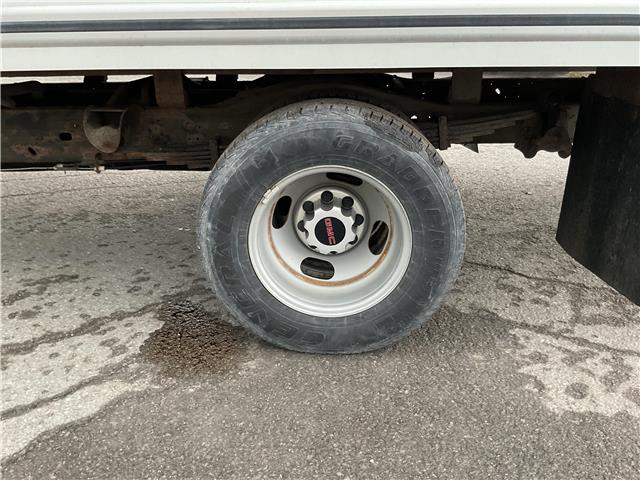 2017 GMC Savana Cutaway 3500 1WT (Stk: 251574) in Ottawa - Image 24 of 24