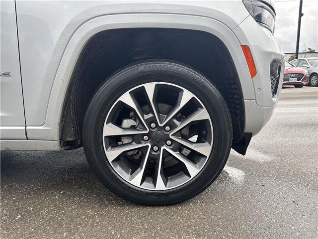 2022 Jeep Grand Cherokee Overland (Stk: 25101538A) in Markham - Image 11 of 42