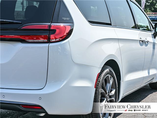 2026 Chrysler Pacifica Select (Stk: TR2441) in Burlington - Image 11 of 35