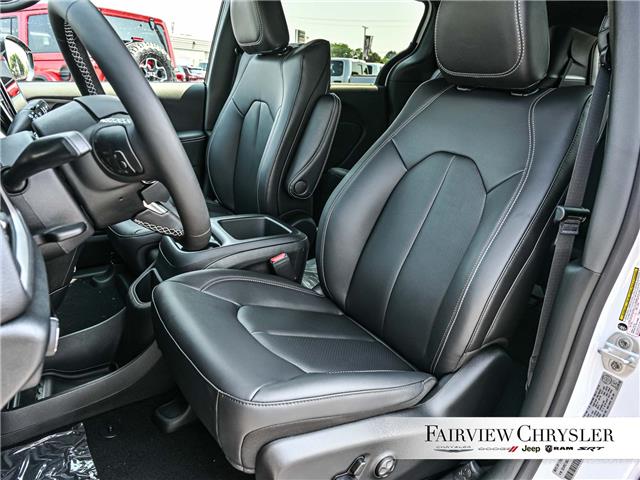2026 Chrysler Pacifica Select (Stk: TR2441) in Burlington - Image 16 of 35