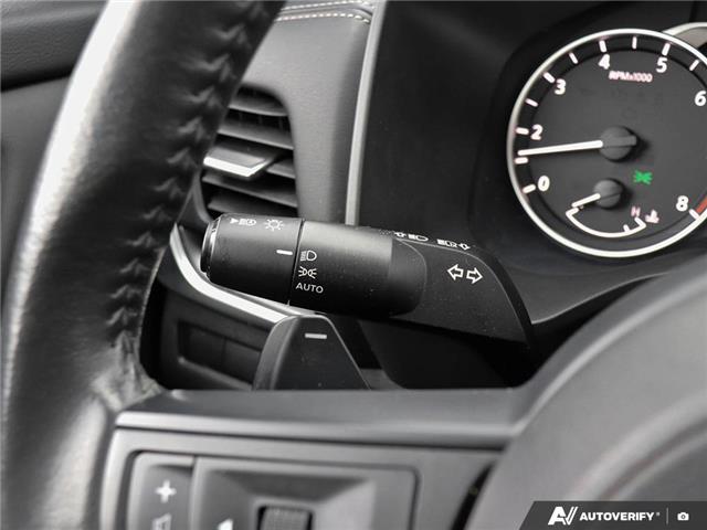 2024 Nissan Rogue SV Moonroof (Stk: 16727A) in Hamilton - Image 15 of 27