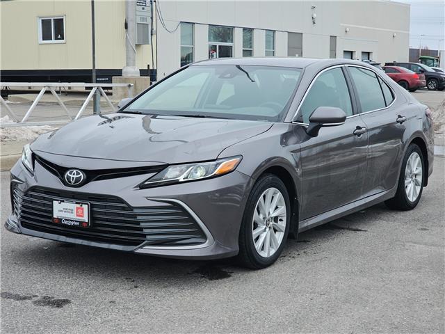 2022 Toyota Camry LE (Stk: 26051A) in Bowmanville - Image 2 of 28