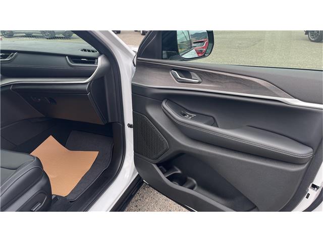 2025 Jeep Grand Cherokee Limited (Stk: TS160) in Kamloops - Image 11 of 26