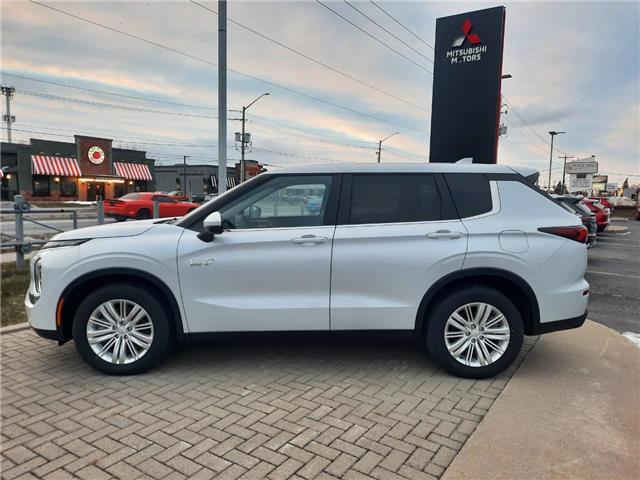 2025 Mitsubishi Outlander PHEV ES (Stk: M765) in Cornwall - Image 2 of 4