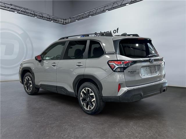 2026 Subaru Forester Touring (Stk: 300051) in Lethbridge - Image 3 of 15