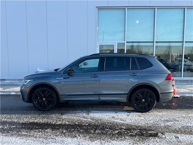 2022 Volkswagen Tiguan Comfortline R-Line Black Edition (Stk: 2494) in Peterborough - Image 2 of 22 2022 Volkswagen Tiguan Comfortline R-Line Black Edition (Stk: 2494) in Peterborough - Image 2 of 22