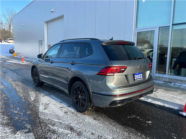 2022 Volkswagen Tiguan Comfortline R-Line Black Edition (Stk: 2494) in Peterborough - Image 3 of 22 2022 Volkswagen Tiguan Comfortline R-Line Black Edition (Stk: 2494) in Peterborough - Image 3 of 22