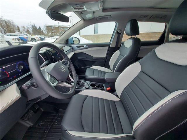 2026 Volkswagen Taos Highline (Stk: 260144) in Regina - Image 15 of 43