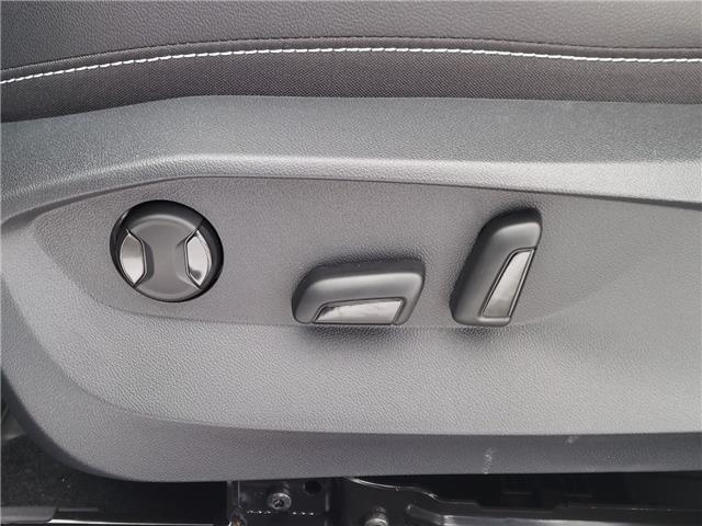 2026 Volkswagen Taos Highline (Stk: 260144) in Regina - Image 18 of 43