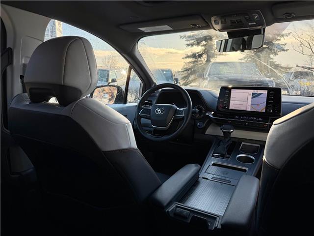 2022 Toyota Sienna XSE 7-Passenger (Stk: 260239A) in Calgary - Image 18 of 22
