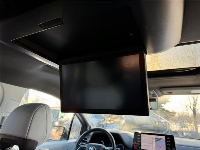 2022 Toyota Sienna XSE 7-Passenger (Stk: 260239A) in Calgary - Image 19 of 22