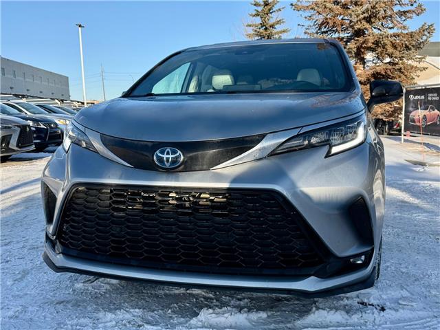 2022 Toyota Sienna XSE 7-Passenger (Stk: 260239A) in Calgary - Image 4 of 22