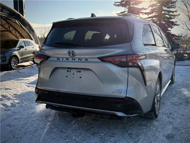 2022 Toyota Sienna XSE 7-Passenger (Stk: 260239A) in Calgary - Image 3 of 22