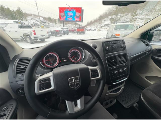 2015 Dodge Grand Caravan SE/SXT in Greater Sudbury - Image 4 of 9