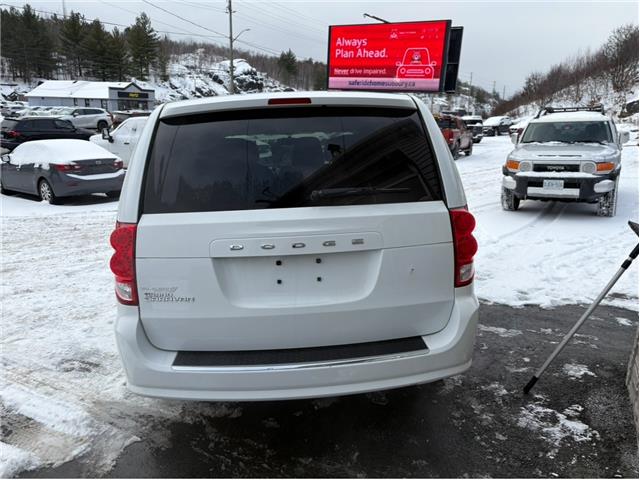 2015 Dodge Grand Caravan SE/SXT in Greater Sudbury - Image 8 of 9