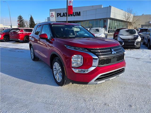2024 Mitsubishi Outlander SE (Stk: 8917) in Calgary - Image 1 of 25