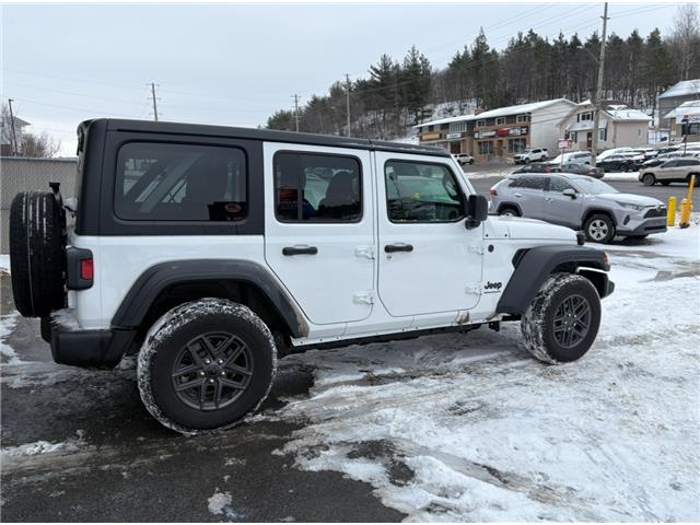 2024 Jeep Wrangler Sport (Stk: 121154) in Greater Sudbury - Image 8 of 9