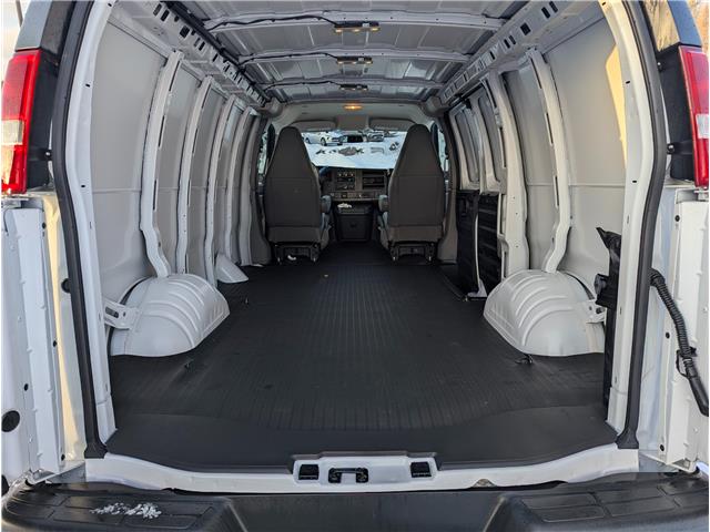 2025 GMC Savana 2500 Work Van (Stk: 251052) in Haliburton - Image 7 of 13
