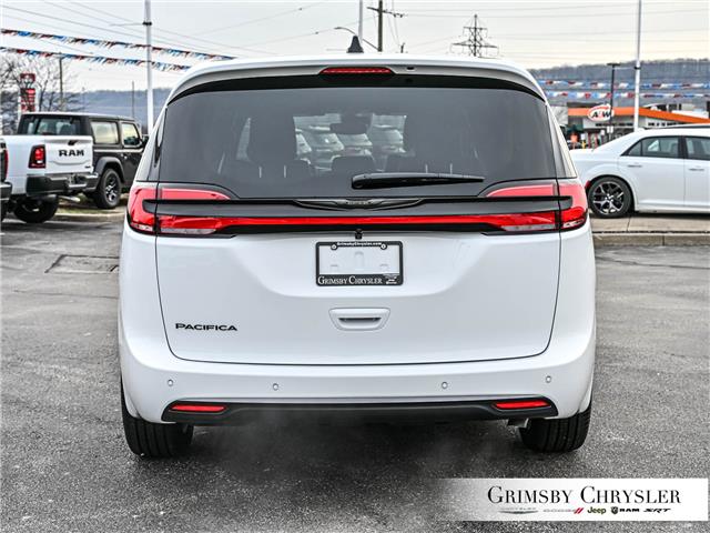 2026 Chrysler Pacifica Select (Stk: N26066) in Grimsby - Image 5 of 33
