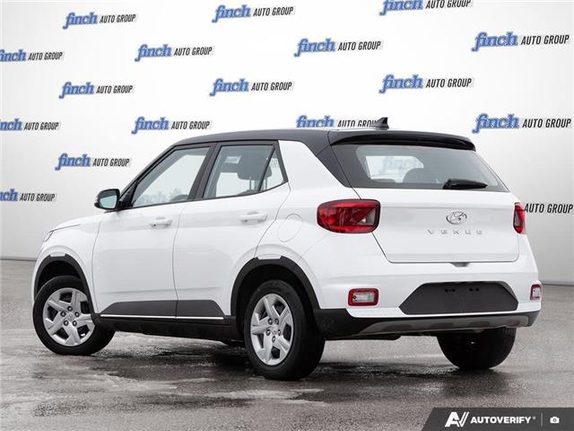 2022 Hyundai Venue Essential w/Two-Tone (Stk: 109332) in London - Image 4 of 27
