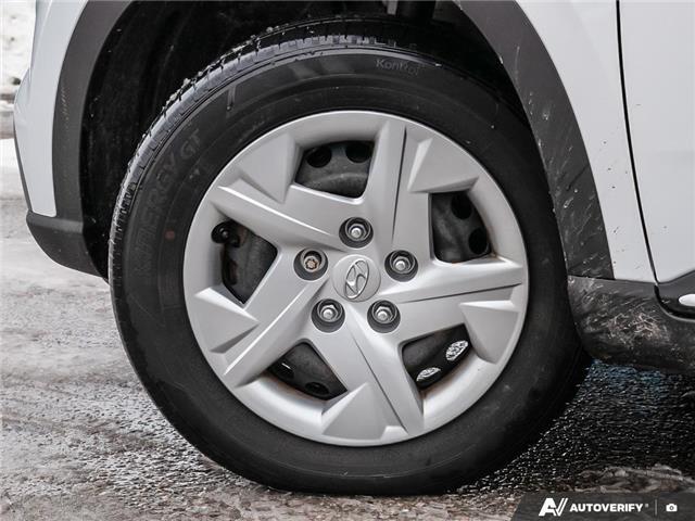 2022 Hyundai Venue Essential w/Two-Tone (Stk: 109332) in London - Image 6 of 27