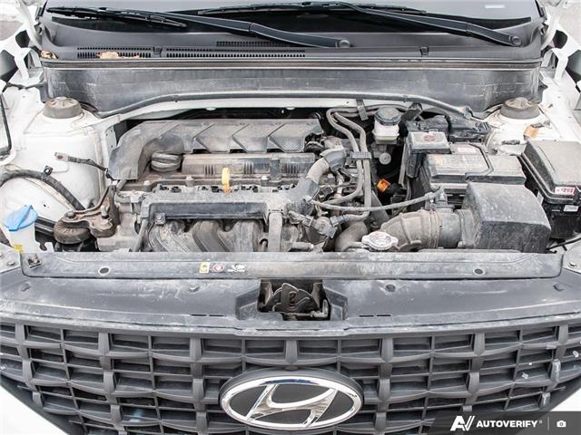 2022 Hyundai Venue Essential w/Two-Tone (Stk: 109332) in London - Image 8 of 27