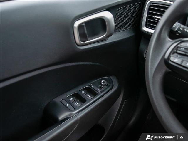 2022 Hyundai Venue Essential w/Two-Tone (Stk: 109332) in London - Image 17 of 27