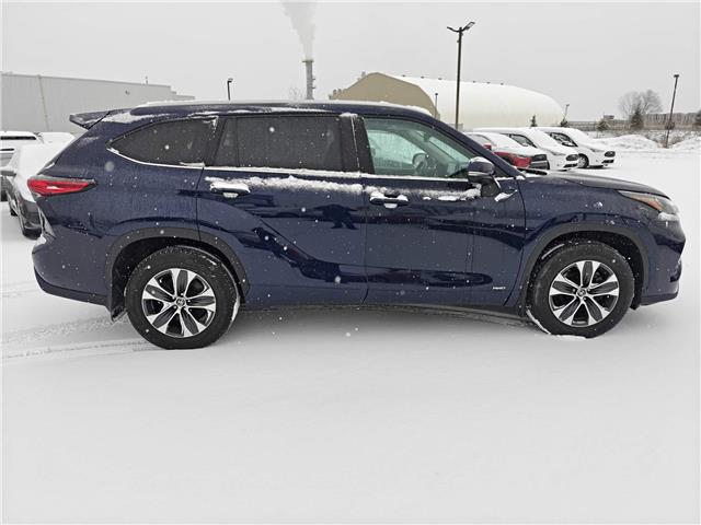 2022 Toyota Highlander Hybrid XLE in Ottawa - Image 9 of 38 2022 Toyota Highlander Hybrid XLE in Ottawa - Image 9 of 38