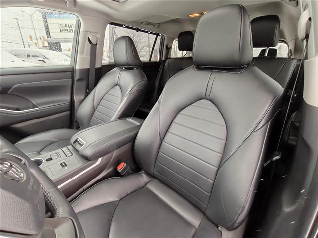 2022 Toyota Highlander Hybrid XLE in Ottawa - Image 16 of 38 2022 Toyota Highlander Hybrid XLE in Ottawa - Image 16 of 38