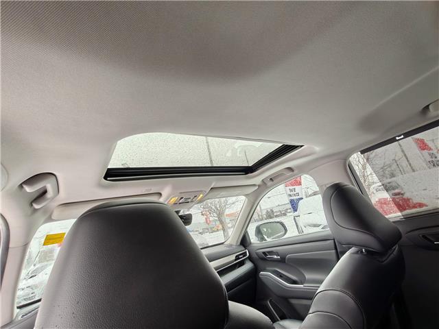 2022 Toyota Highlander Hybrid XLE in Ottawa - Image 18 of 38 2022 Toyota Highlander Hybrid XLE in Ottawa - Image 18 of 38