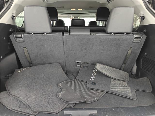 2022 Toyota Highlander Hybrid XLE in Ottawa - Image 21 of 38 2022 Toyota Highlander Hybrid XLE in Ottawa - Image 21 of 38