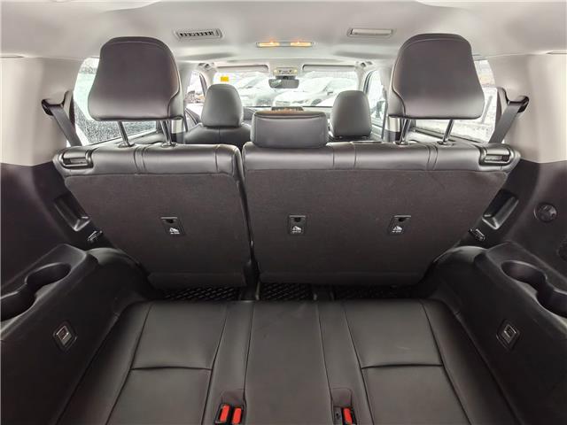 2022 Toyota Highlander Hybrid XLE in Ottawa - Image 22 of 38 2022 Toyota Highlander Hybrid XLE in Ottawa - Image 22 of 38