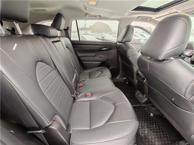 2022 Toyota Highlander Hybrid XLE in Ottawa - Image 24 of 38 2022 Toyota Highlander Hybrid XLE in Ottawa - Image 24 of 38