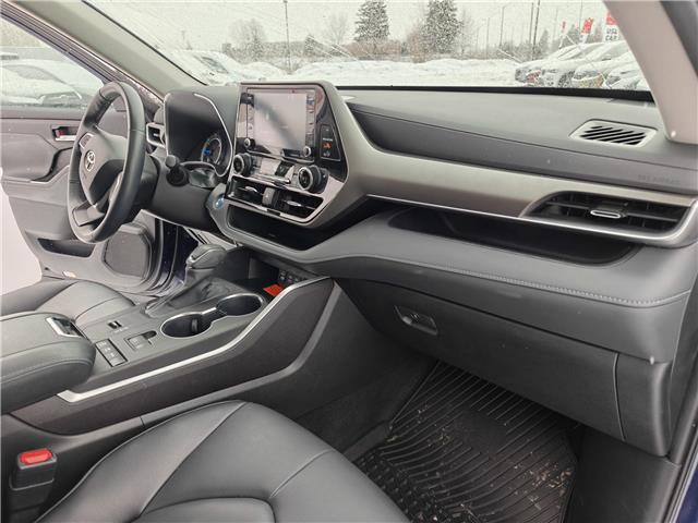 2022 Toyota Highlander Hybrid XLE in Ottawa - Image 27 of 38 2022 Toyota Highlander Hybrid XLE in Ottawa - Image 27 of 38