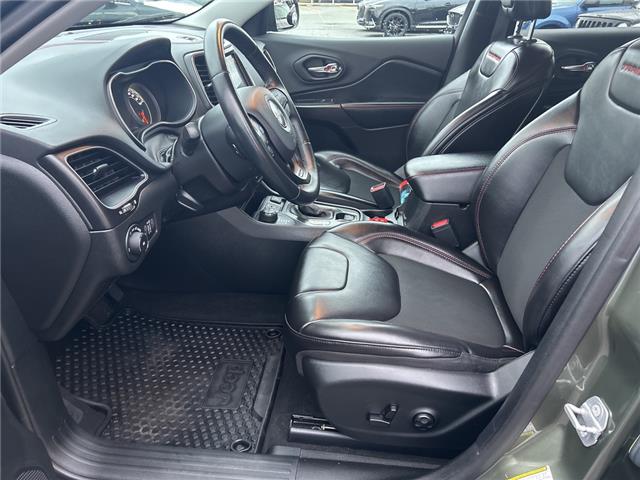 2019 Jeep Cherokee Trailhawk (Stk: P4915J) in Surrey - Image 9 of 15