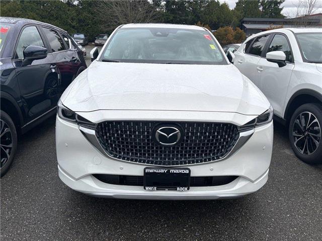 2025 Mazda CX-5 Signature (Stk: 792195) in Surrey - Image 2 of 5