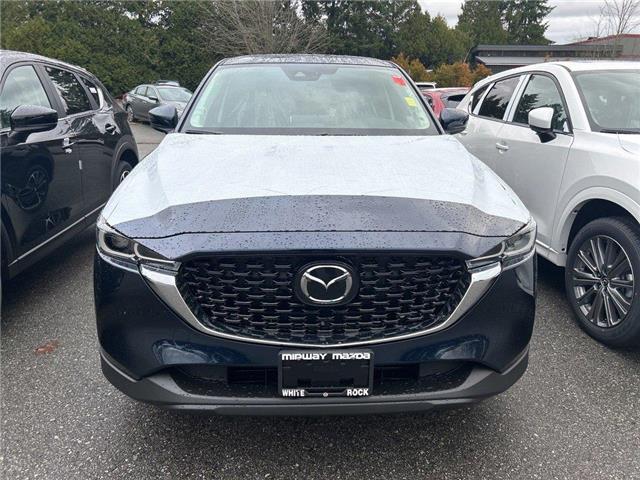 2025 Mazda CX-5  (Stk: 790408) in Surrey - Image 2 of 5